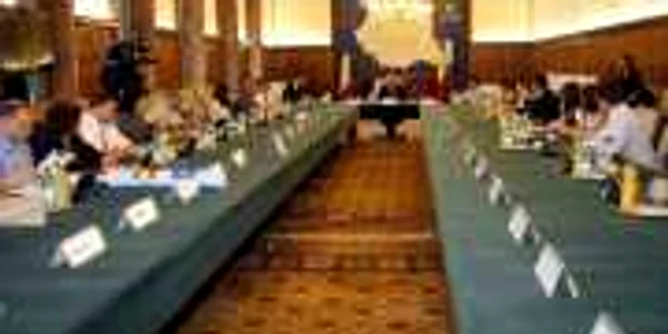 Guvernul aduce completări legislative pe acordul cu FMI