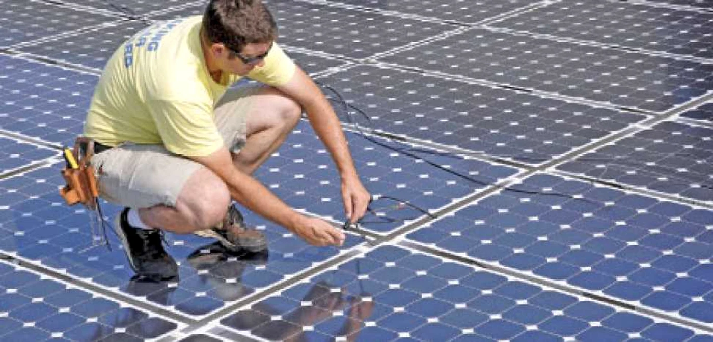În România au apărut primele proiecte de producere a energiei din panouri fotovoltaice