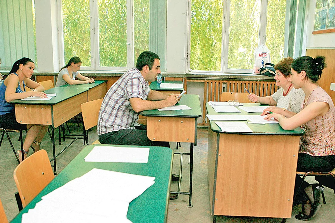 
    Pentru sesiunea din acest an, Ministerul Educaţiei a decis ca nota minimă de trecere să fie 8 şi nu 7  