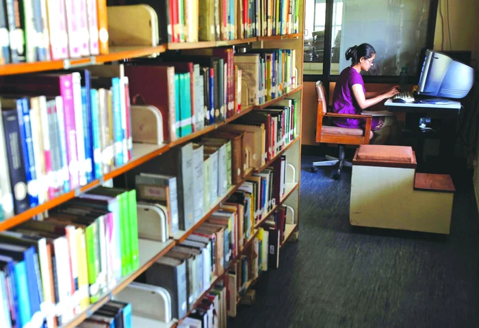 Universitarii spun că învăţământul online nu va înlocui bibliotecile şi amfiteatrele FOTO Reuters