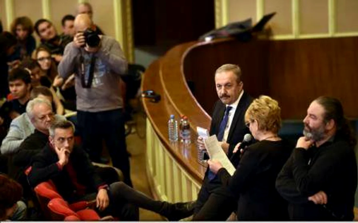 
    Vasile Dâncu a stat de vorbă ieri timp de trei ore cu angajații Operei  