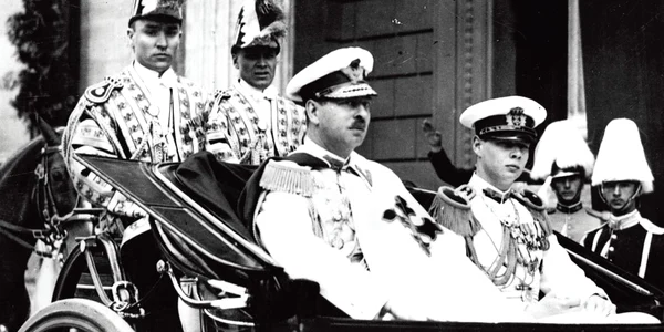 Calendar 20 februarie: 1938   A fost decretată o nouă Constituție, prin care se introducea dictatura regală a lui Carol al II lea jpeg