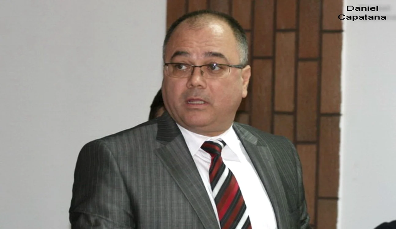 
    Doctorul Dan Căpățînă, managerul Spitalului Județean Constanța a fost acuzat de mai multe ori că unitatea pe care o conduce este una dintre cele mai murdare din România  