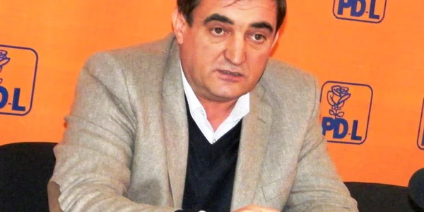 Deputatul iulian Valdu, noul chestor al Camerei Deputaţilor