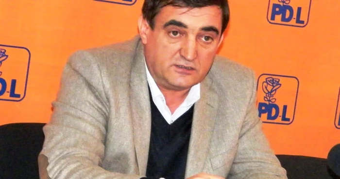 Deputatul iulian Valdu, noul chestor al Camerei Deputaţilor