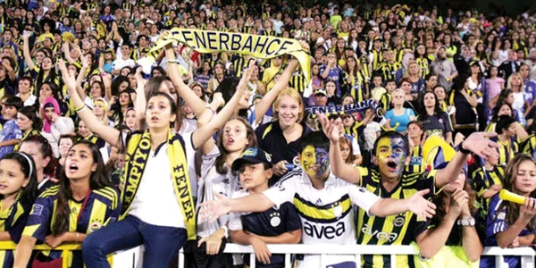 Doar femeile și copiii vor avea acces pe stadion, vineri