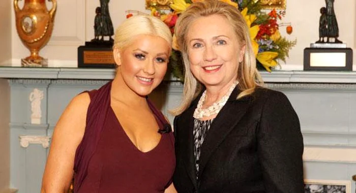 Christina Aguilera si Hillary Clinton FOTO ACESHOWBIZ.COM