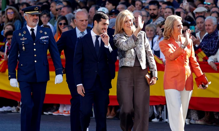 Infanta Cristina şi Infanta Elena   profimedia 1043603970 jpg