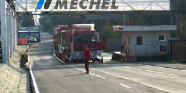 Reşiţa: Anchetă a inspectorilor de muncă pentru cele două explozii cu metal încins la Combinatul de la Oţelu Roşu