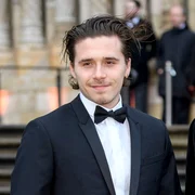 brooklyn beckham premiere david 2 920x518 jpeg