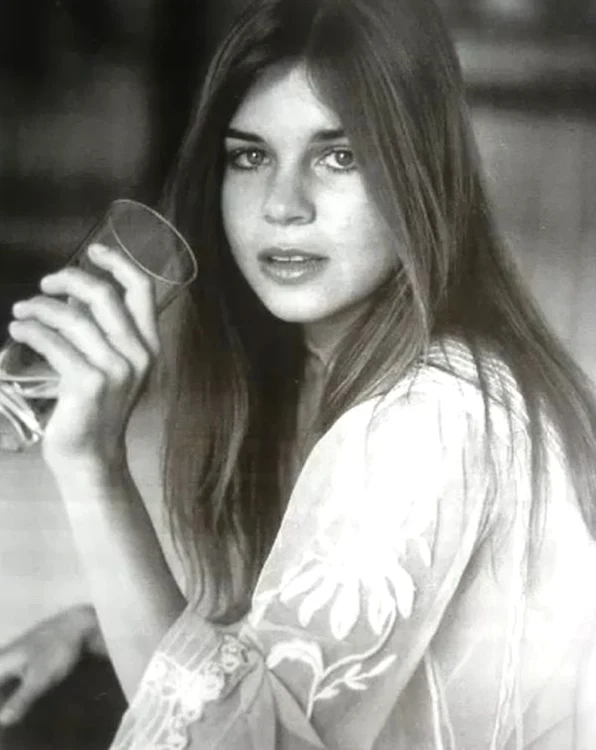 A avut o relaţie cu cântăreţul Danny Hutton