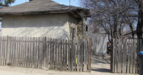 Fieraru locuia cu mama şi fratele său pe strada Stadionului