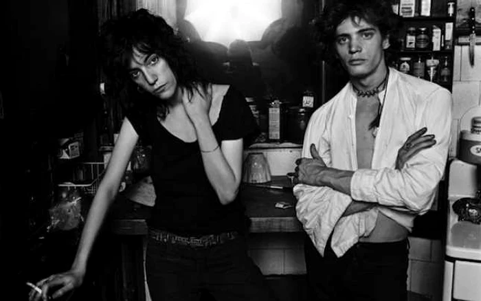 Cântăreaţa Patti Smith şi fotograful Robert Mapplethorpe.  FOTO: retronaut.com