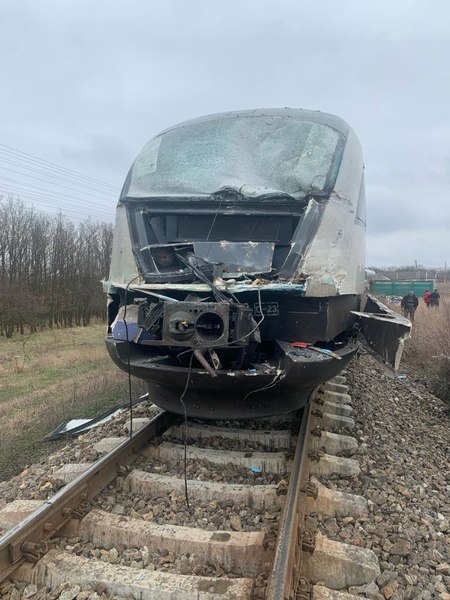 Mașină a corpului diplomatic indian, lovită de tren în județul Brașov