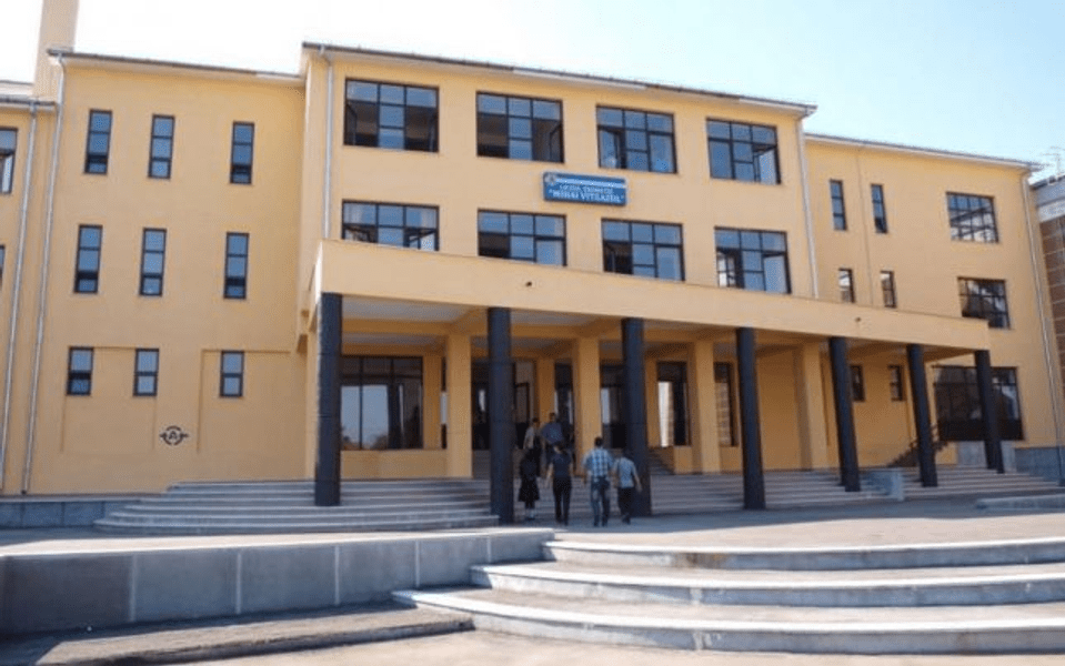 Profesoare de la un liceu de top din Olt, acuzate că au umilit și au bătut un elev. „Trezește-te, că ești în clasa a XII-a”