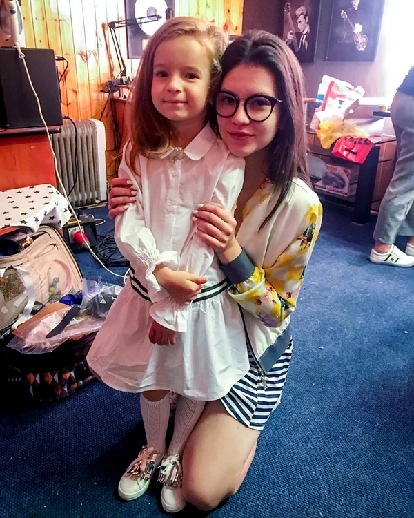 8 eva maria sirbu si cleopatra stratan jpg jpeg