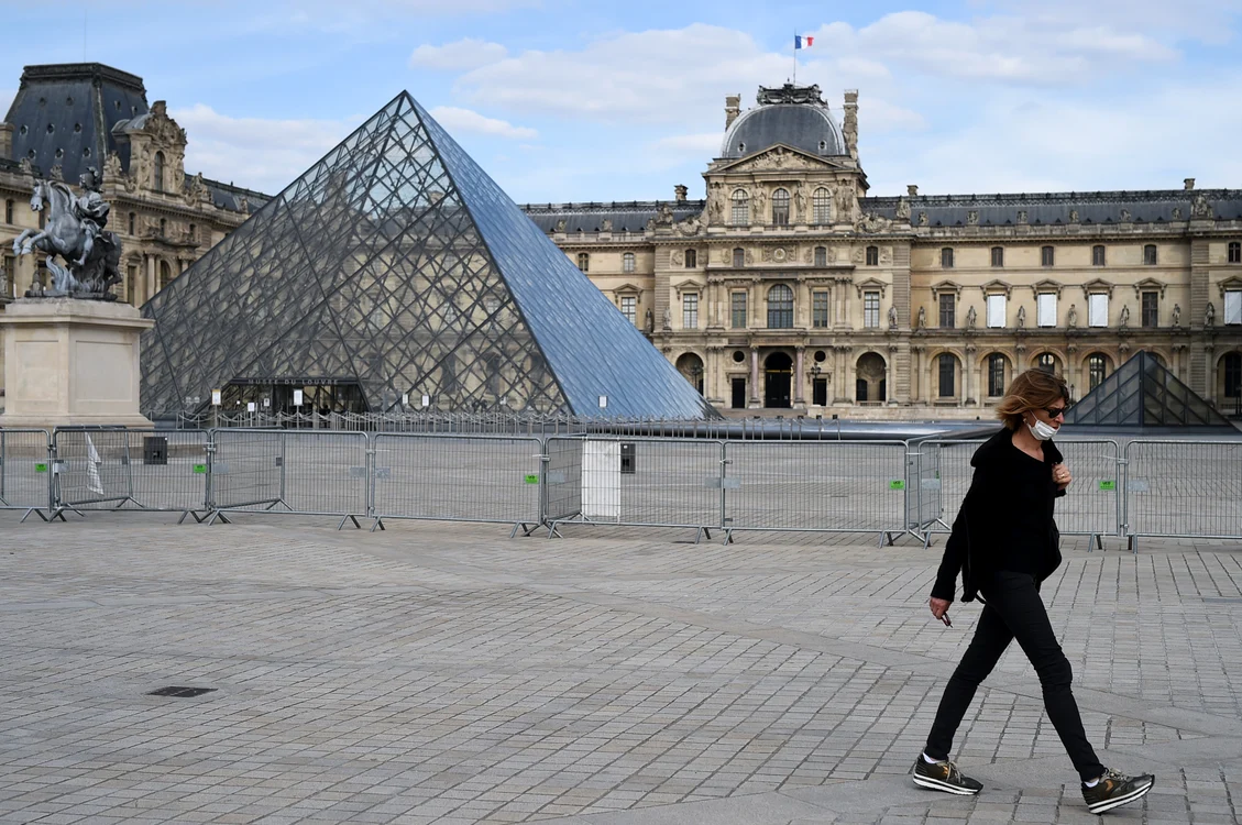 
    Muzeul Luvru se va redeschide începând de luni, 6 iuliefoto: Getty Images  