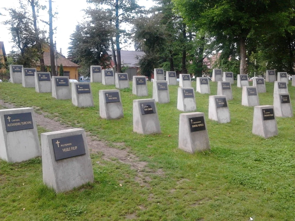 Unul din numeroasele cimitre ale eroilor români. FOTO presamil.ro