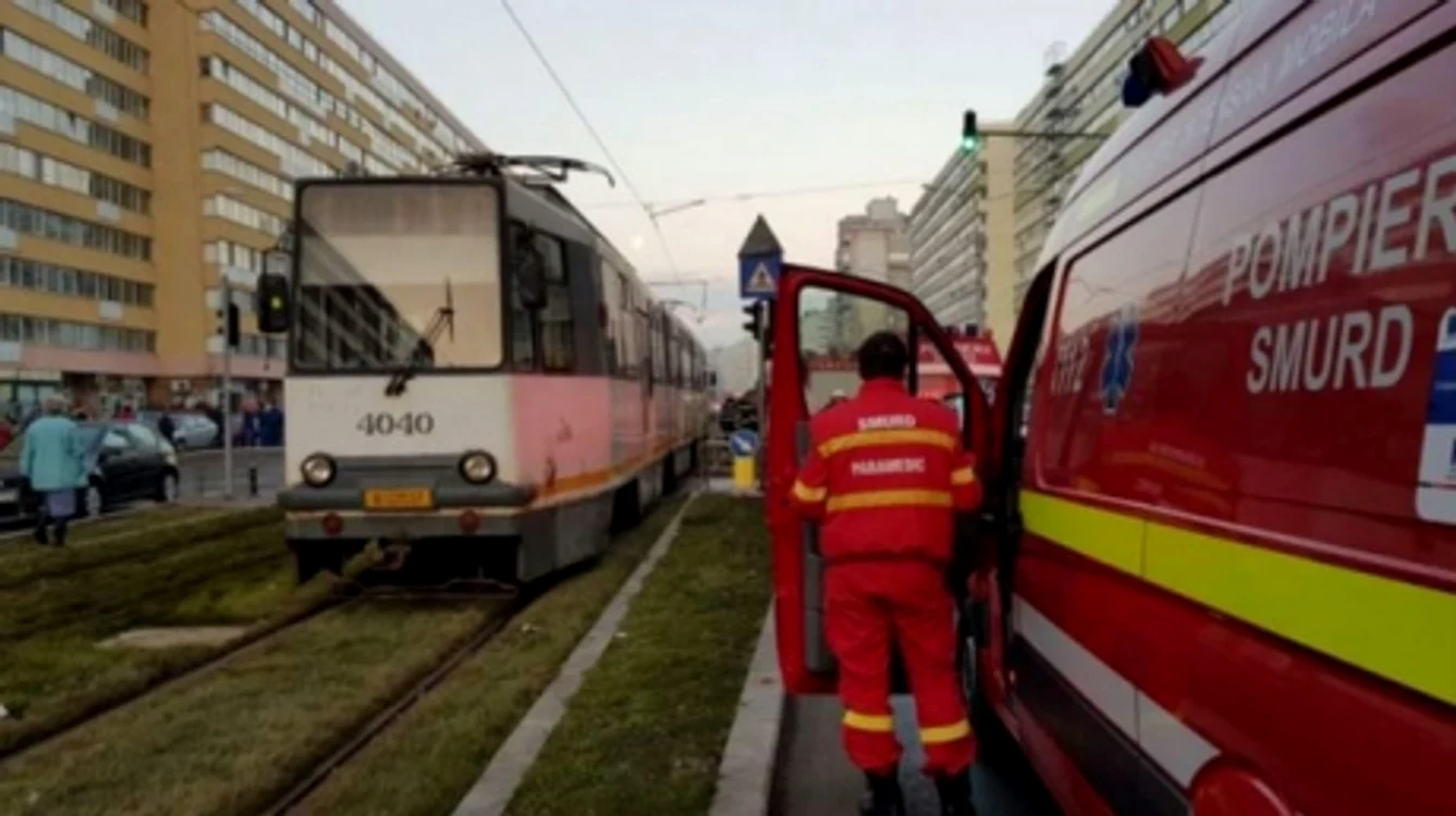 
    Accident în zona bulevardului Theodor Pallady, din Capitală. Două persoane au fost rănite uşorFOTO: adevarul.ro  
