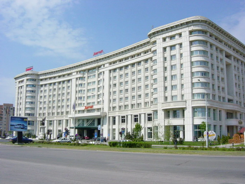 
    Procurorii au efectuat joi percheziții la Hotelul Marriott  