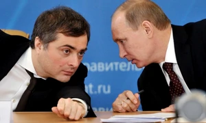  Vladimir Putin si Vladislav Surkov FOTO AFP