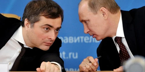  Vladimir Putin si Vladislav Surkov FOTO AFP