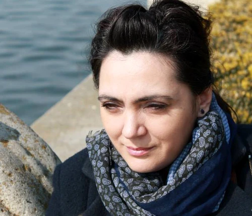 „Nu istoria e o ştiinţă exactă, ci mai degrabă literatura“ – interviu cu Andreea RĂSUCEANU jpeg