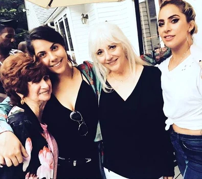 2 familie lady gaga jpg jpeg