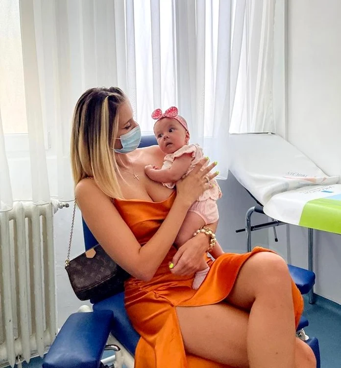 
    Emily Burghelea și soțul ei, care nu își arată fațafoto: Instagram  