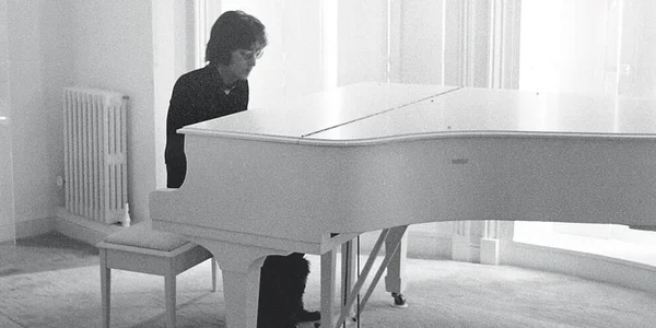 john lennon pian FOTO johnlennon.com