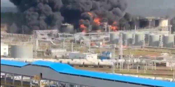 rafinarie din rostov in flăcări FOTO captură video jpg