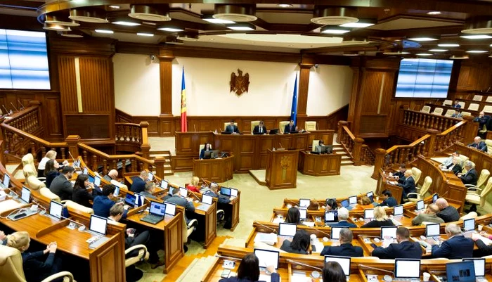 Parlamentul a prelungit cu 30 de zile starea de urgență în R. Moldova. FOTO: Multimedia.parlament.md