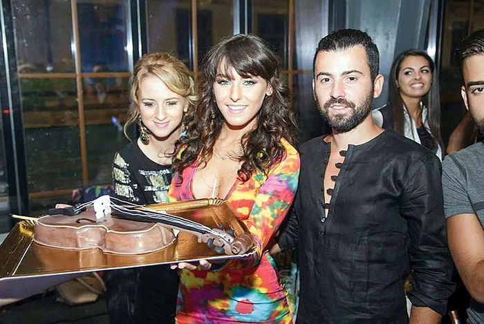 
    Patricia, alături de fratele ei, Sebastian Cimpoiaşu  