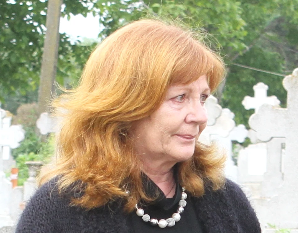 Cornelia Patrichi, cu ochii în lacrimi, la cimitirfoto: BLITZ/CLICK!
