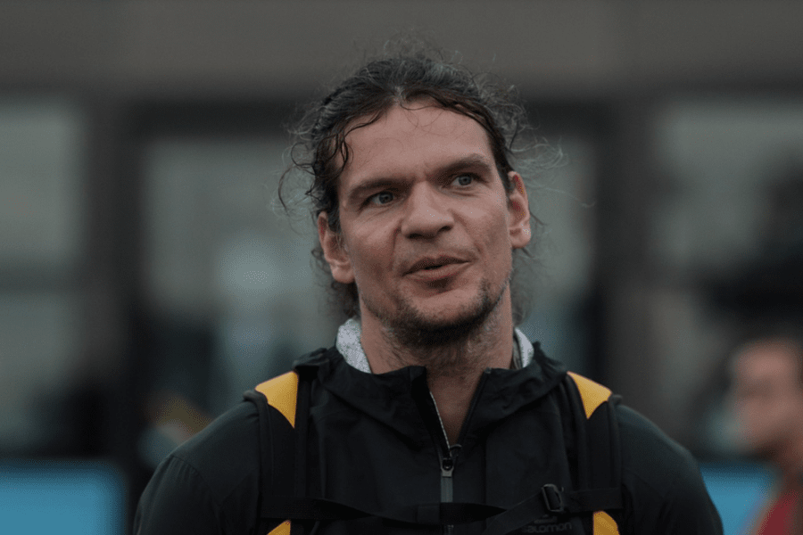 Tudor Chirilă, indignat că a fost pozat de o fană în metrou: „Și Keanu Reeves are genul ăsta de fotografii“