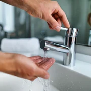 apa robinet spalat maini chiuveta shutterstock 793670761 jpg