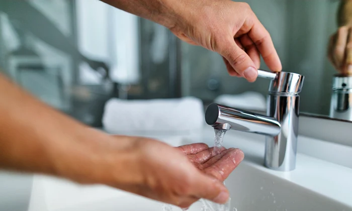 apa robinet spalat maini chiuveta shutterstock 793670761 jpg