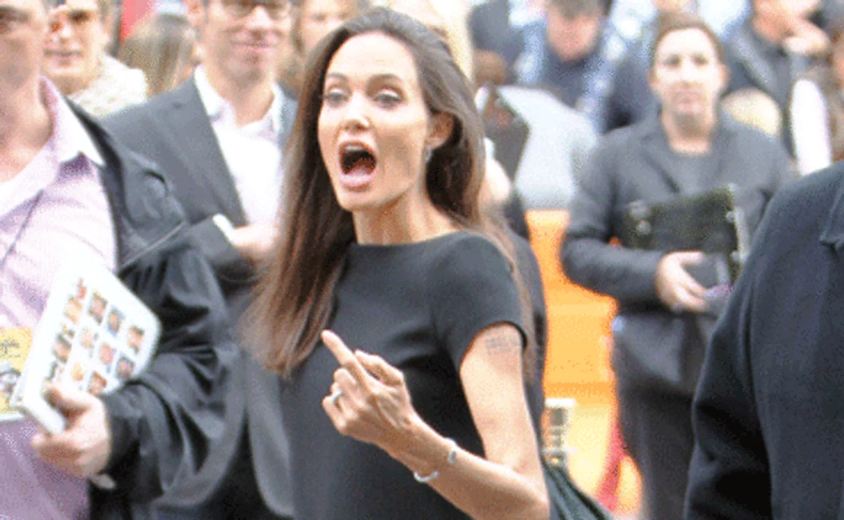 
    Angelina refuză să se interneze, susţine revista canadiană  