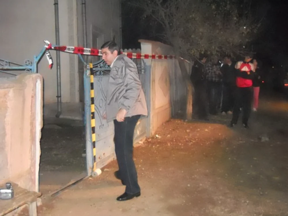 Poliţiştii au făcut cercetări la locuinţa părinţilor bebeluşului