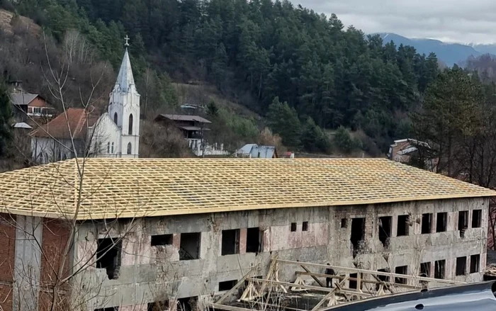 Fosta lămpărie va deveni locuinţă pentru tineri. Foto: Primăria Aninoasa.