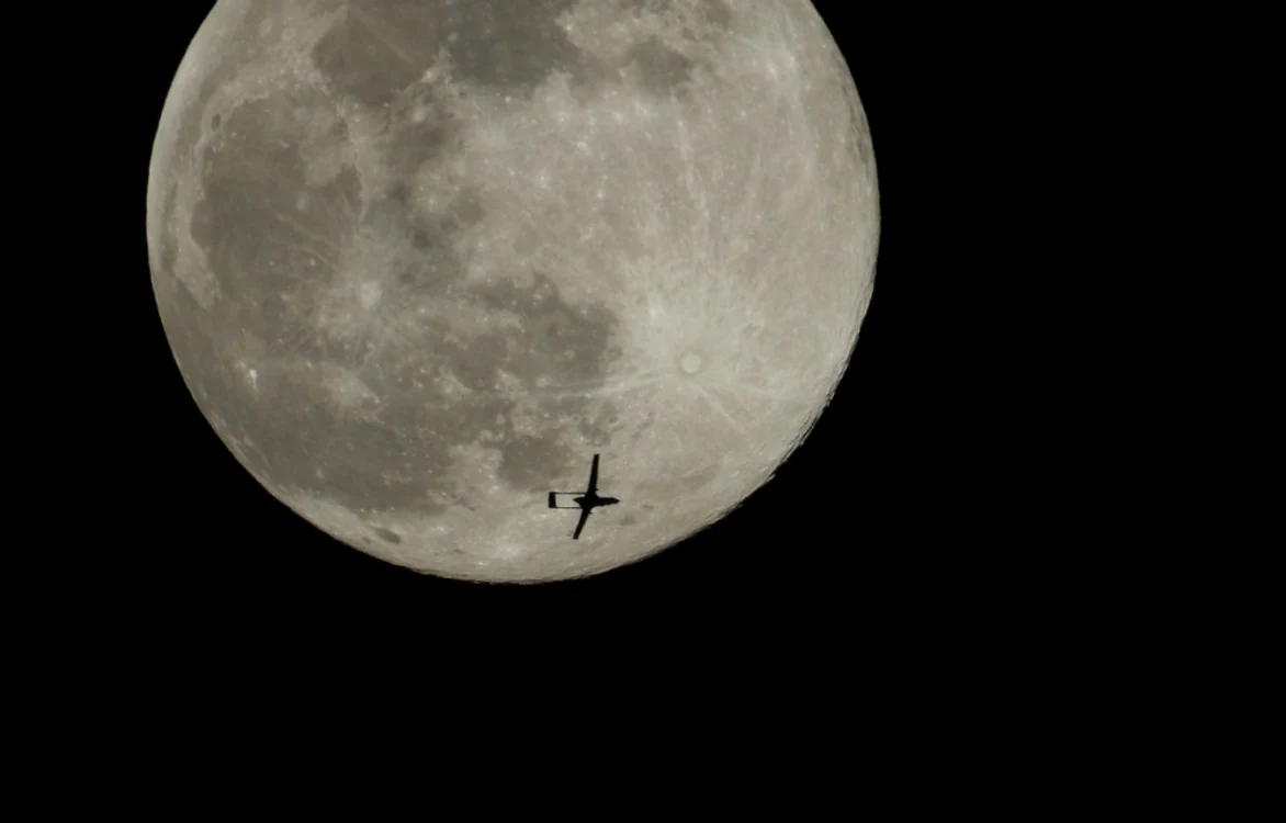 Superluna atrage milioane de privitori din întreaga lume