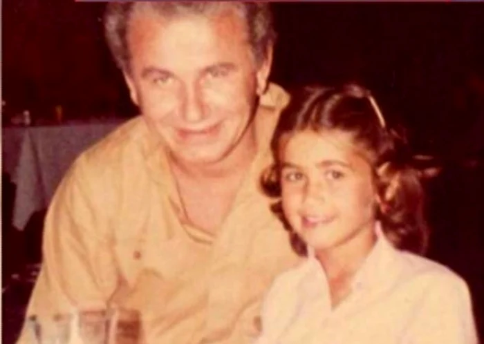 Oana, alături de tatăl ei, Ioan Bănicioiu, care a decedat în anul 2003