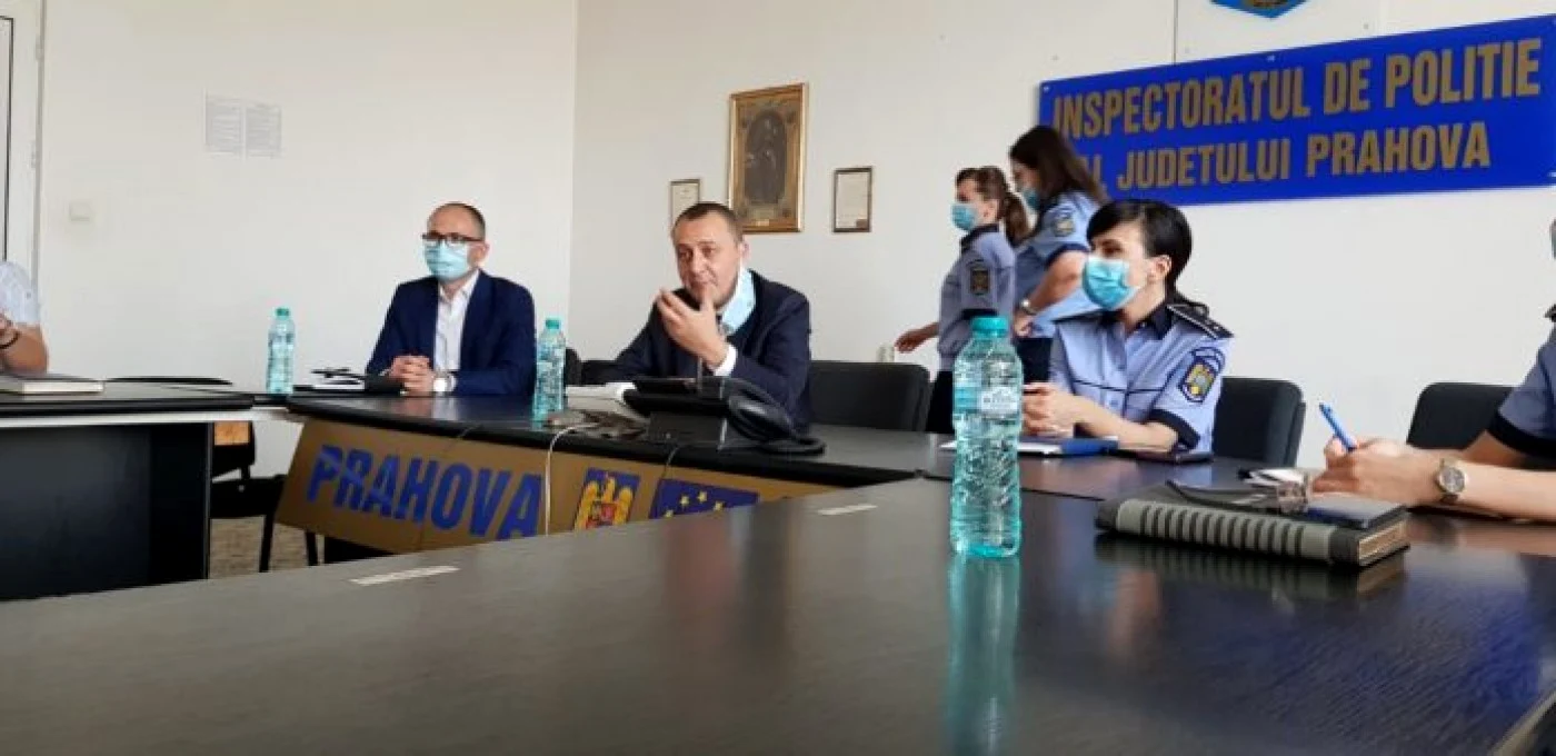 Marian Iorga (fără mască), inspectorul şef al IJP Prahova FOTO ziarulincomod.ro