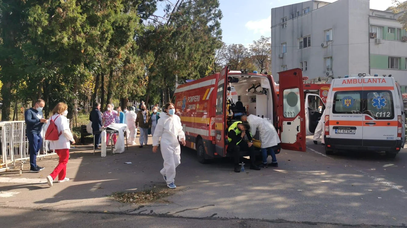 
    În incendiul izbucnit la Spitalul de Boli Infecțioase Constanța - spital COVID - și-au pierdut viața 7 pacienți internați la ATIInquam Photos  