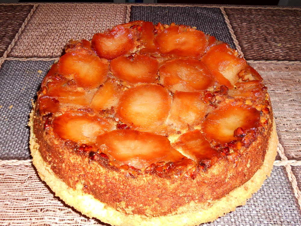 Tort cu mere caramelizate