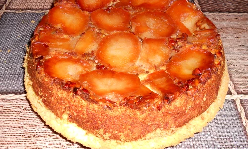 tort cu mere caramelizate jpeg