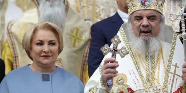 Viorica Dăncilă şi Patriarhul Daniel la Moaştele Sfântului Dimitrie cel nou FOTO Inquam Photos Octav Ganea