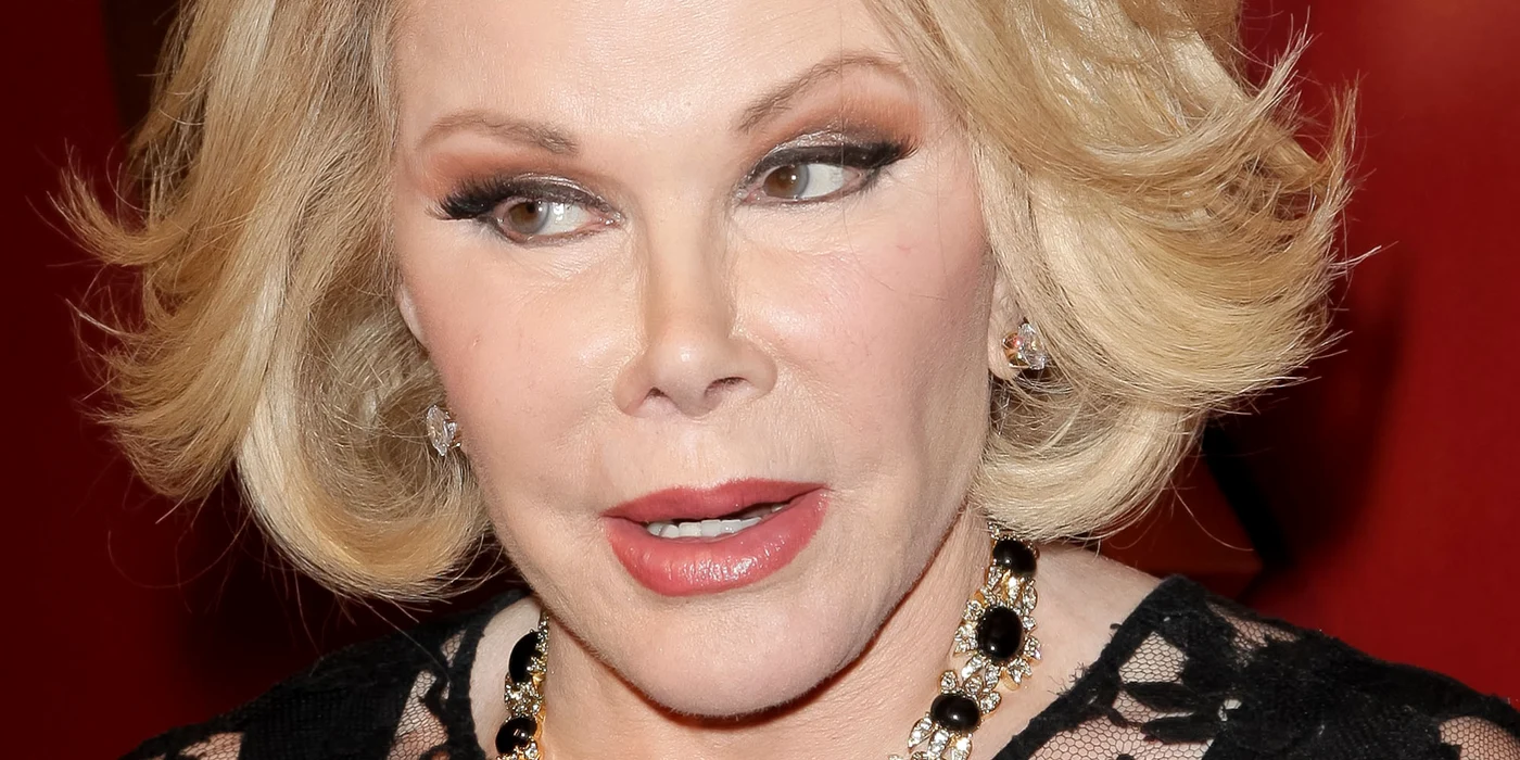 
    Din păcate, Joan Rivers a murit  