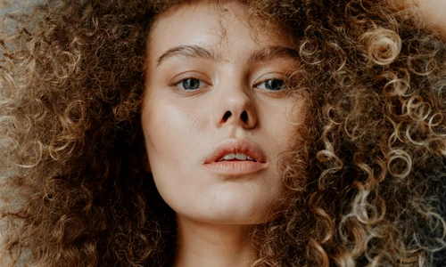 portret femeie sprancene naturale perfecte 4153800 jpg