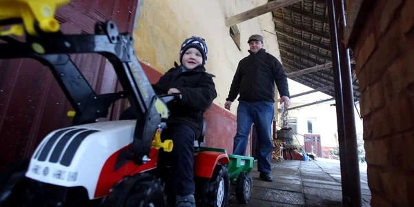 Maxi Franz are 4 ani şi poate fi unul din ultimii nemţi din Banat
